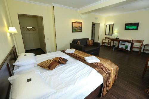 Home Hotel