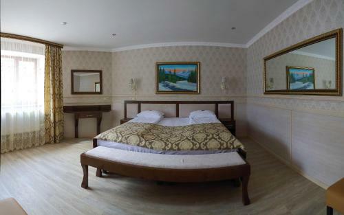 Home Hotel