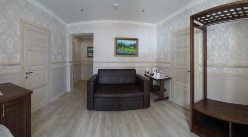 Home Hotel