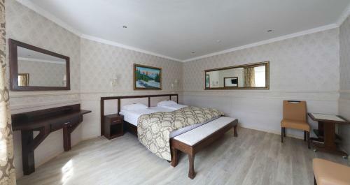 Home Hotel