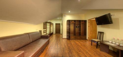 Home Hotel