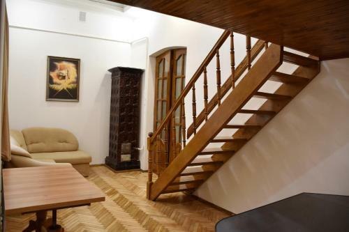Apartamento 2-level Apt On Kovzhuna Str.