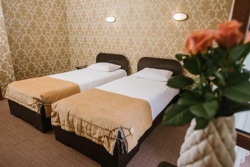 Hotel Golden Crown