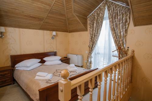 Hotel Golden Crown