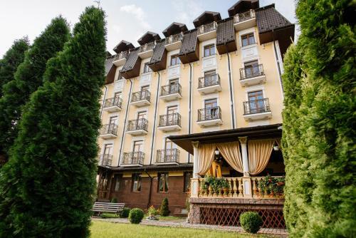 Hotel Golden Crown