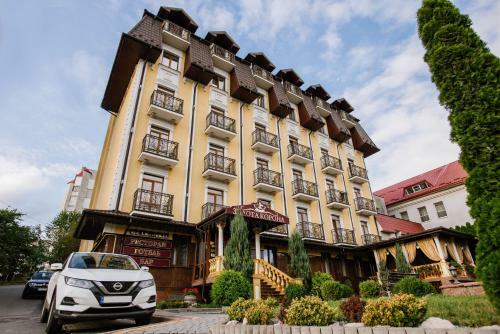 Hotel Golden Crown