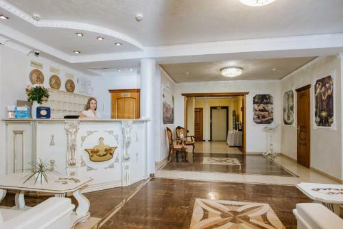 Hotel Golden Crown