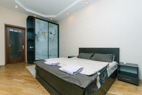 Apartment On Lva Tolstoho Street