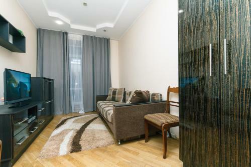 Apartment On Lva Tolstoho Street
