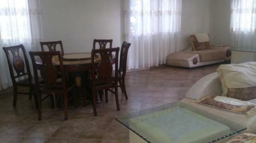 Hostal Arthurs Residence