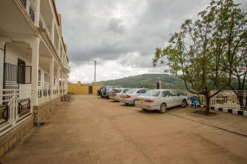 Albertine Tourist Hotel