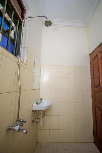 Albertine Tourist Hotel