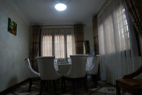 Hotel Cosmil Executive Suites