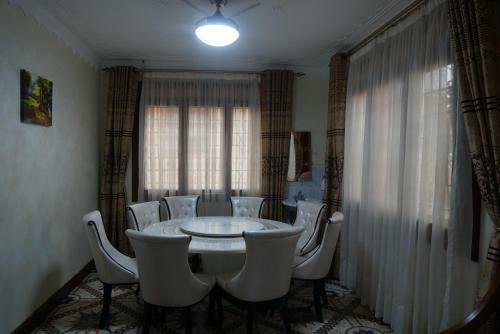 Hotel Cosmil Executive Suites