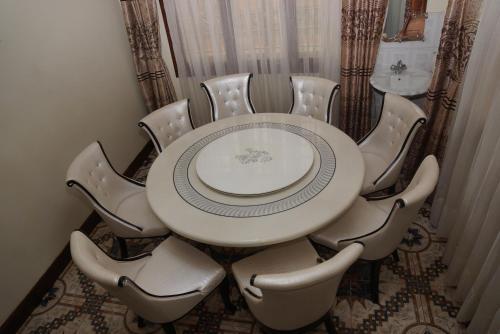 Hotel Cosmil Executive Suites