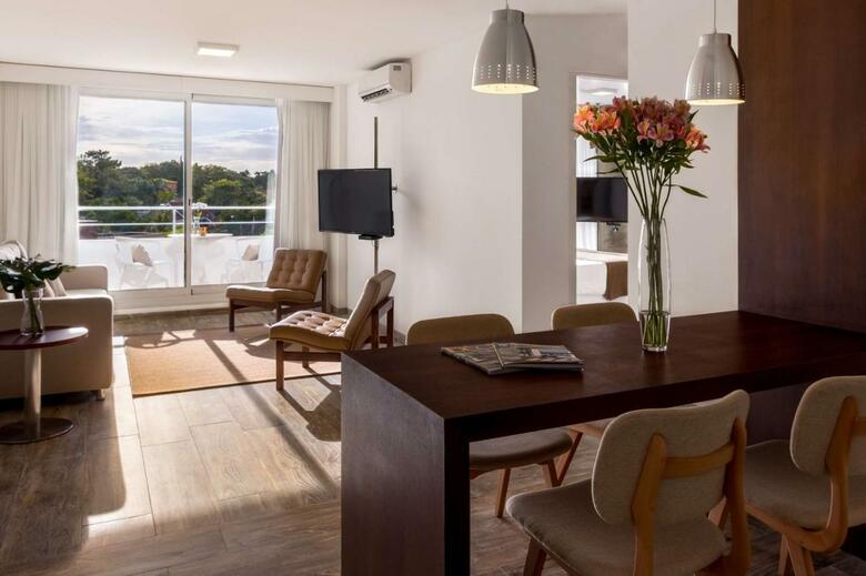 Hotel Dazzler Colonia