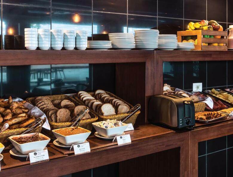 Hotel Dazzler Colonia