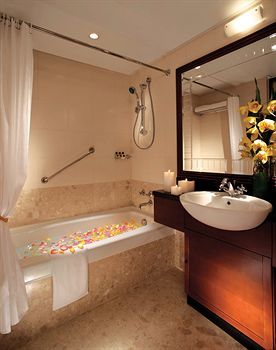 Hotel Harbour Plaza Metropolis