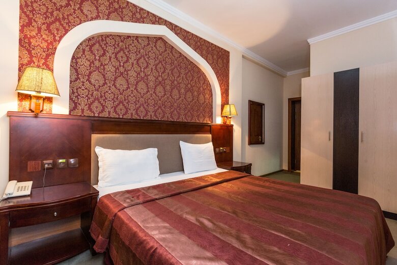 Avicenna Hotel
