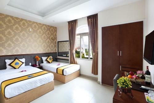 Hilary Hotel