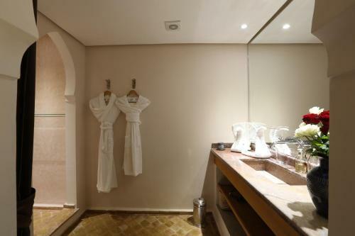 Riad Enchant�