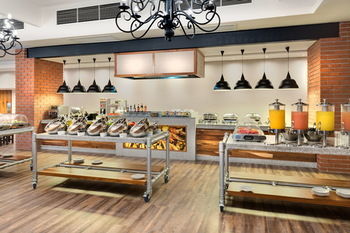 Protea Hotel By Marriott Rustenburg Hunters Rest