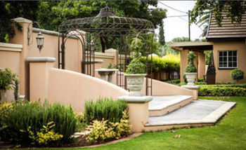 Hotel Scott's Manor & Conference Venue