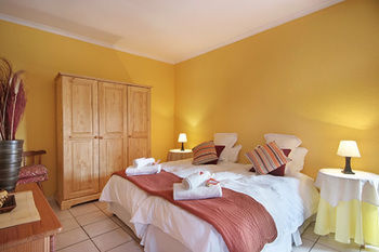 Hotel Le Petit Chateau