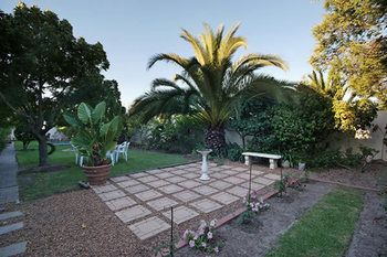 Hotel Le Petit Chateau