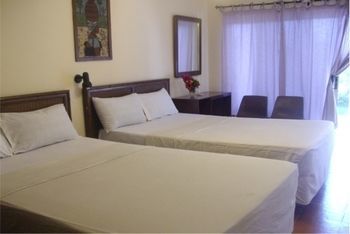 Holiday Beach Club Hotel