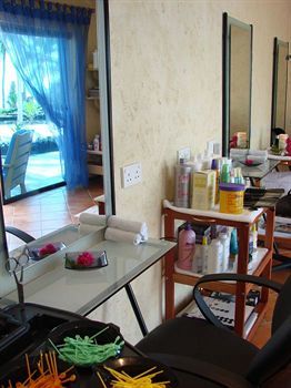 Apartamento Diani Reef Beach Resort And Spa