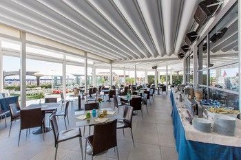 Sea Lion Hotel