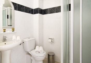 Loutra Beach Hotel