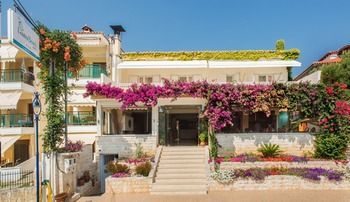 Loutra Beach Hotel