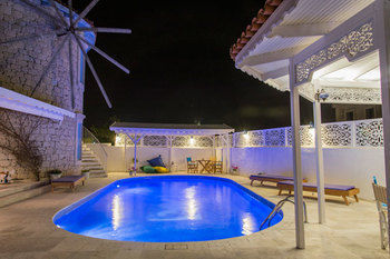Bed & Breakfast Alacati Degirmen Hotel