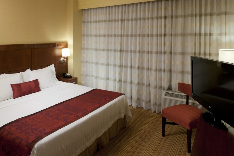 Hotel Courtyard By Marriott Bristol