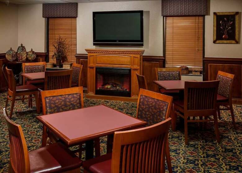 Hotel The Mulberry Inn And Plaza At Fort Eustis
