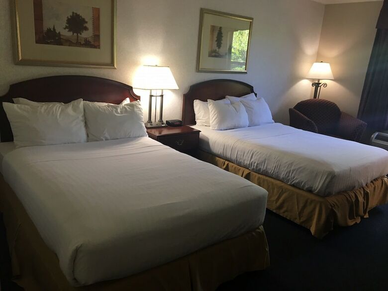 Hotel The Mulberry Inn And Plaza At Fort Eustis