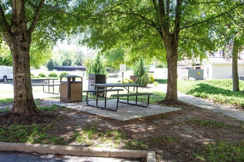 Hotel The Mulberry Inn And Plaza At Fort Eustis