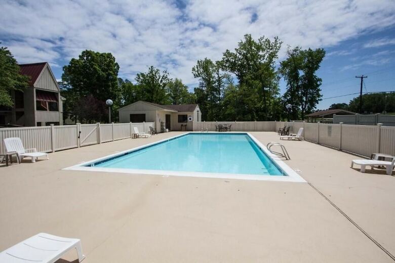 Hotel The Mulberry Inn And Plaza At Fort Eustis