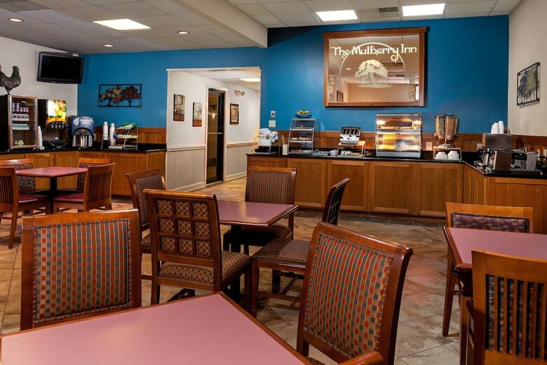 Hotel The Mulberry Inn And Plaza At Fort Eustis
