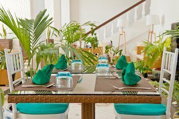 Crystal Sands Beach Hotel