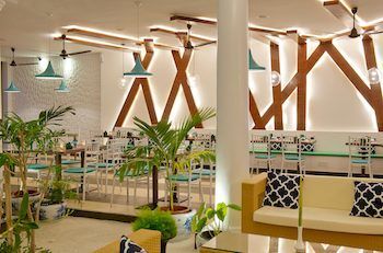 Crystal Sands Beach Hotel