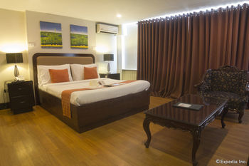 Oasis Paco Park Hotel