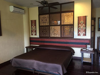 Hotel Bohol Bee Farm
