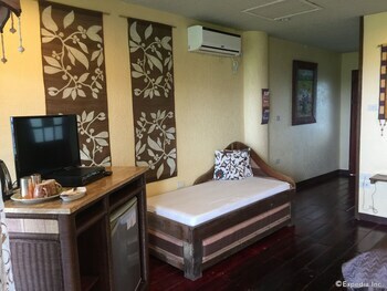 Hotel Bohol Bee Farm