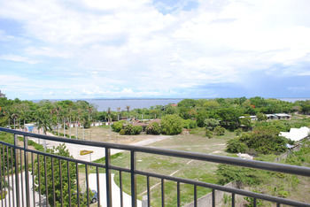 Mactan Seaside Apartments