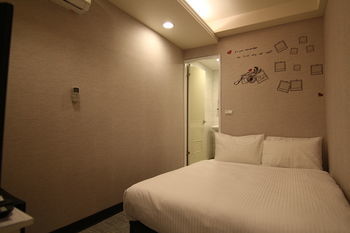 Holiday Fun - Hostel
