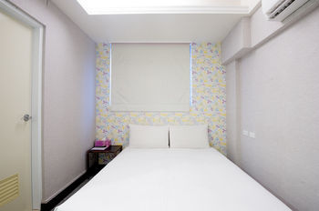 Holiday Fun - Hostel