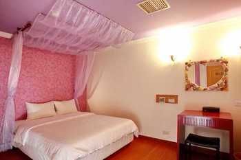 Romance Hostel